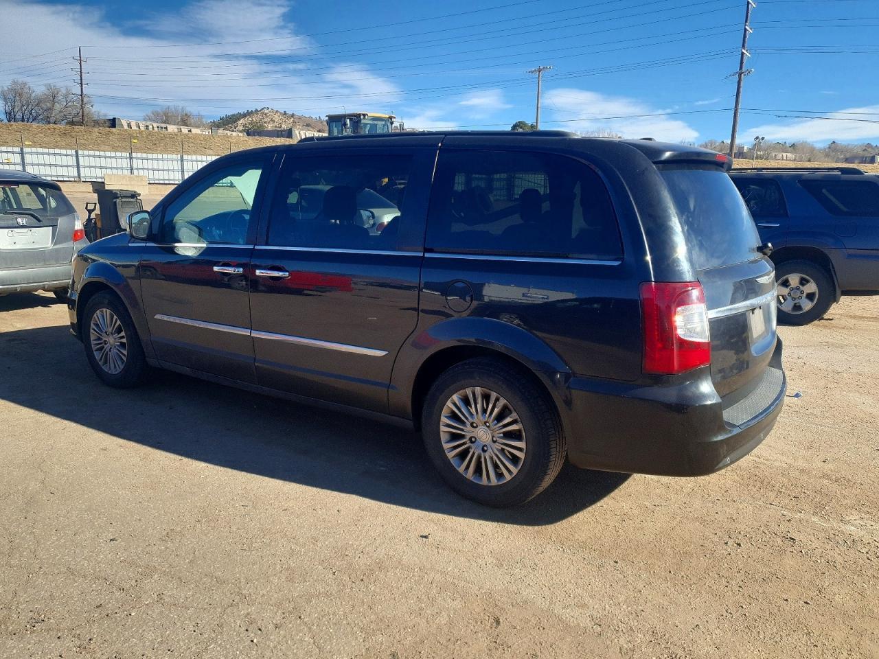 2016 CHRYSLER Town & Country