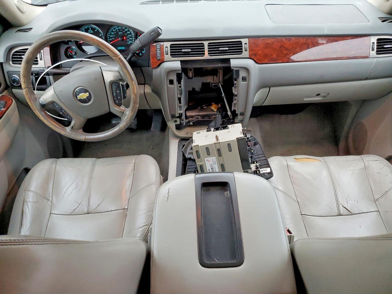 2011 CHEVROLET Suburban
