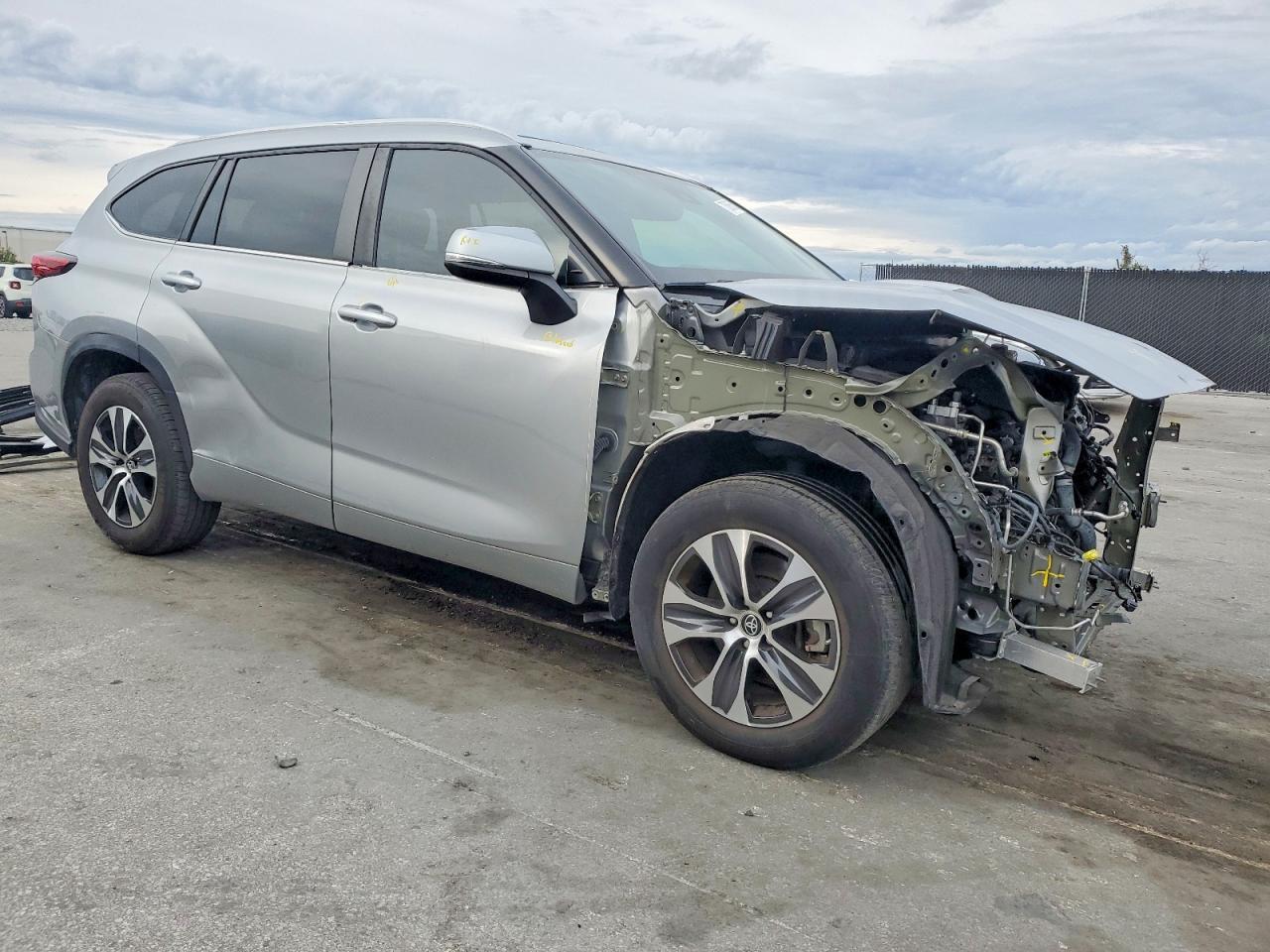 2023 TOYOTA HIGHLANDER