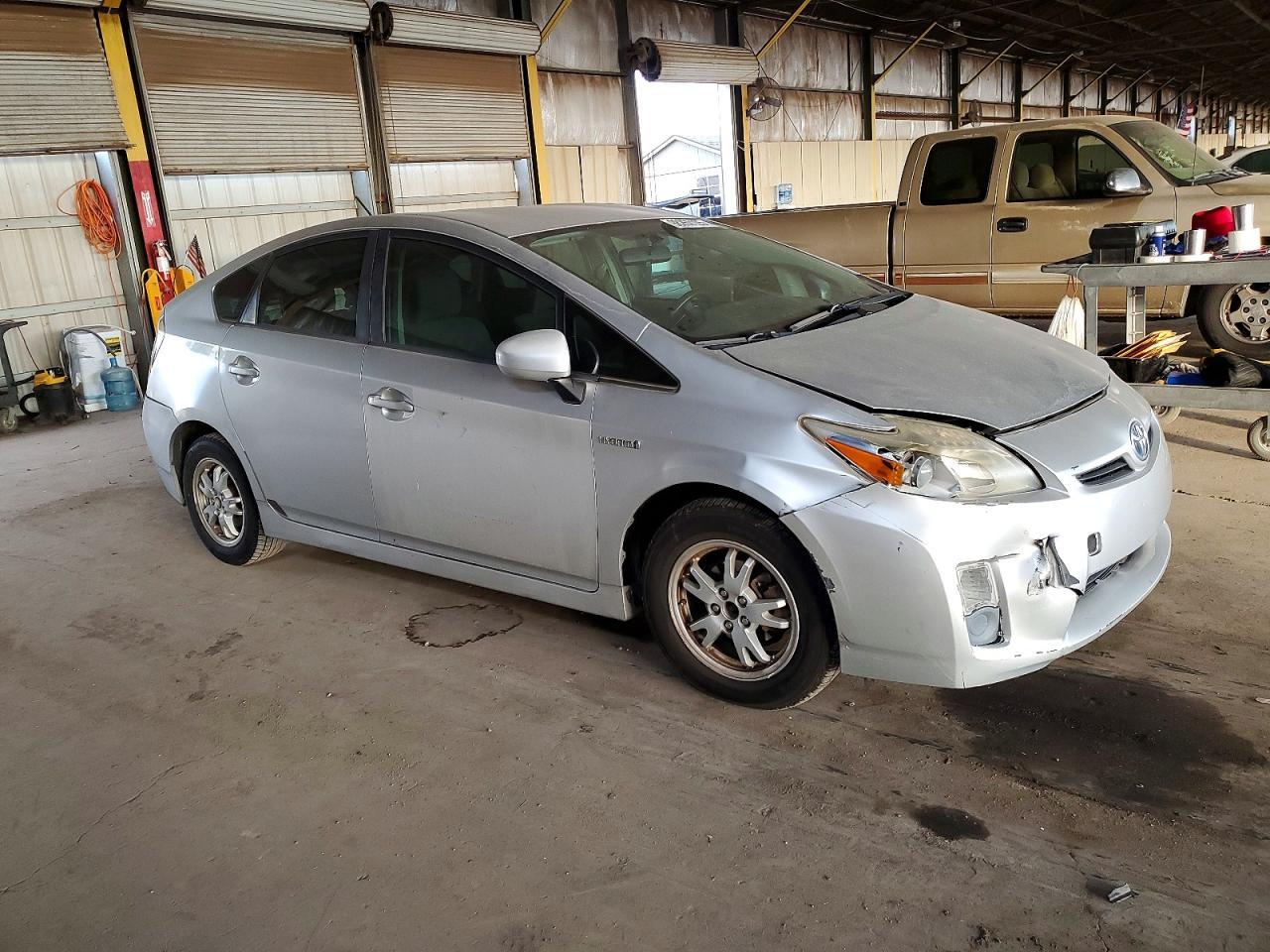 2011 TOYOTA PRIUS