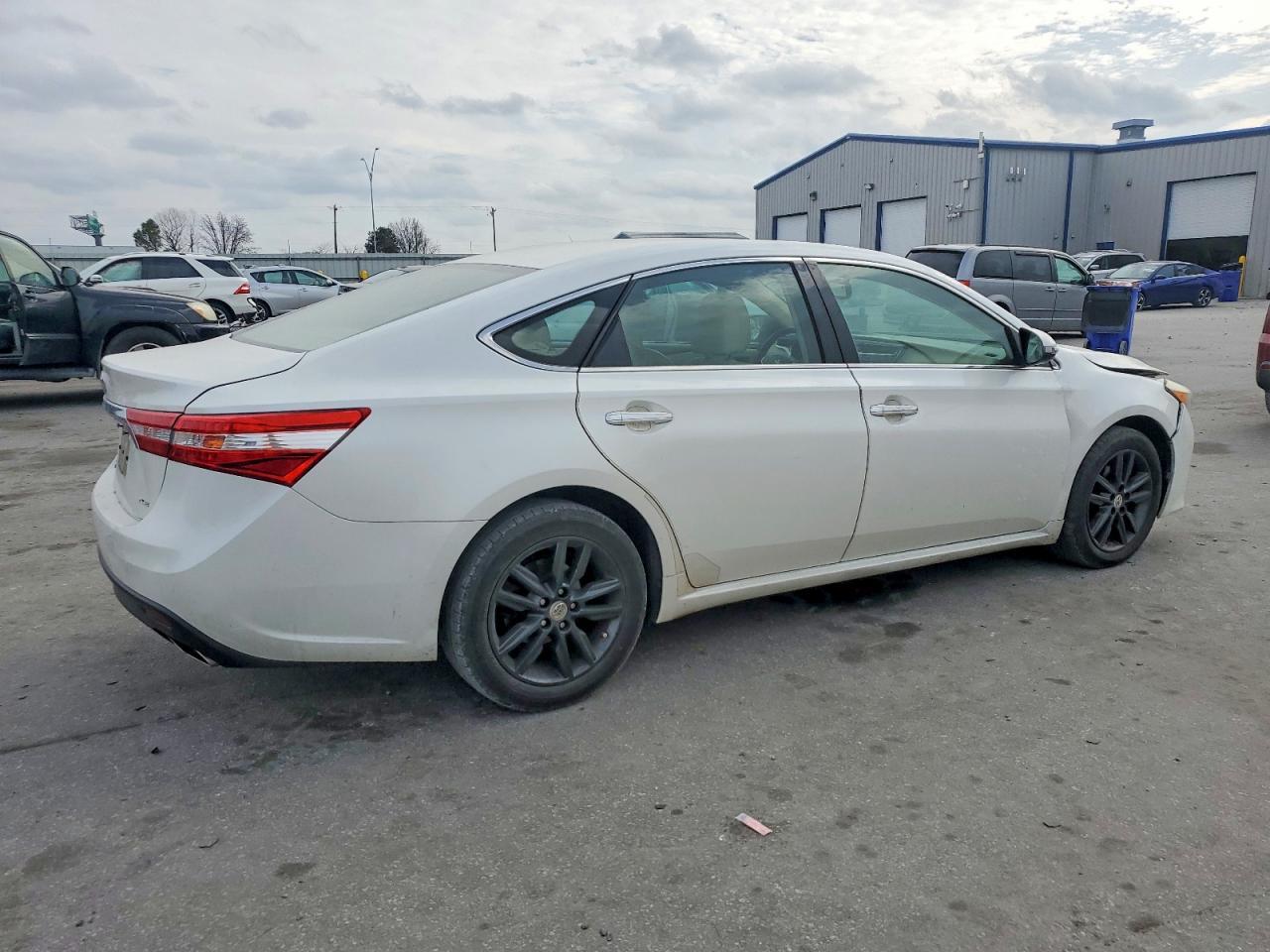 2014 TOYOTA Avalon