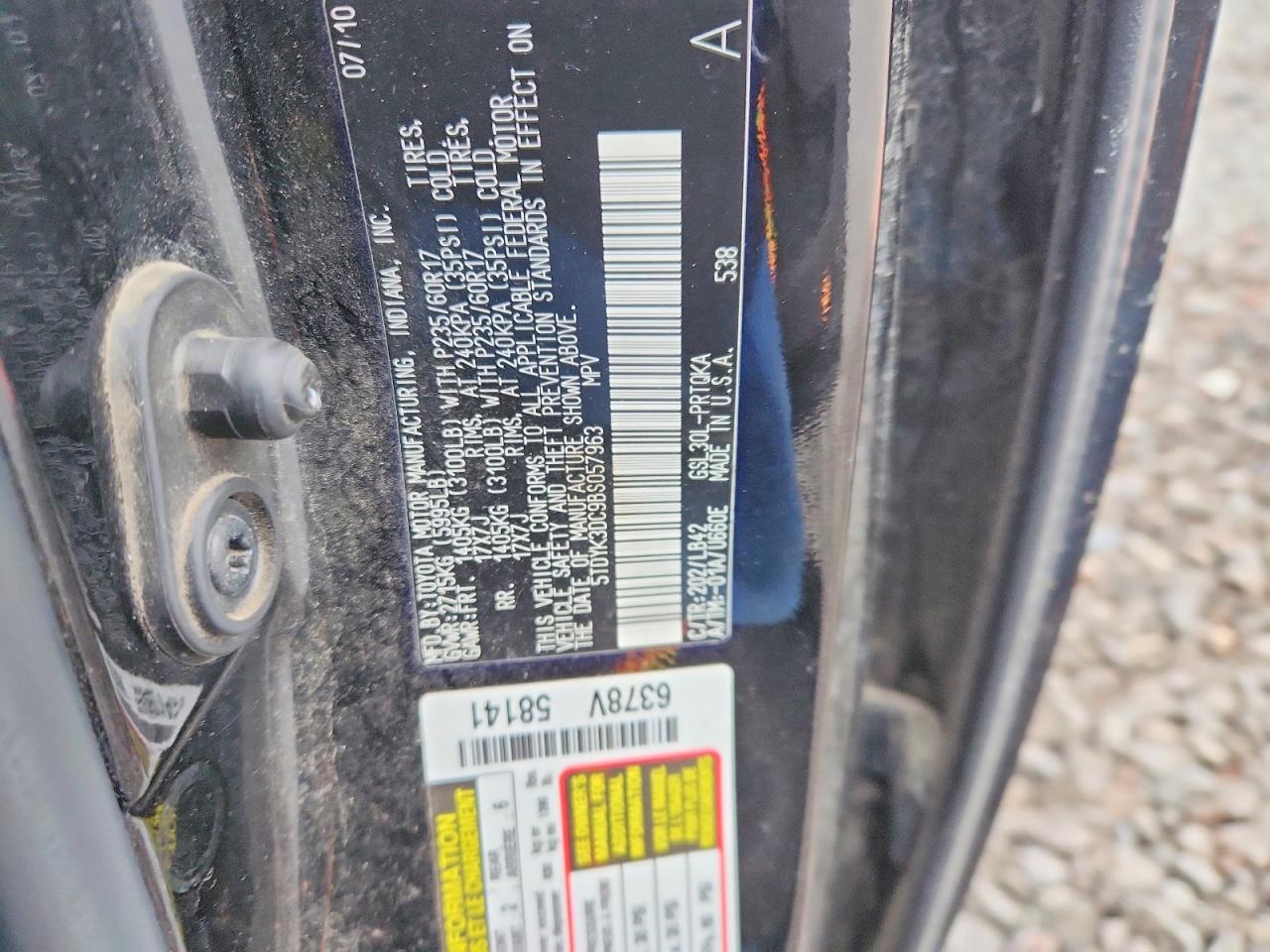 2011 TOYOTA SIENNA