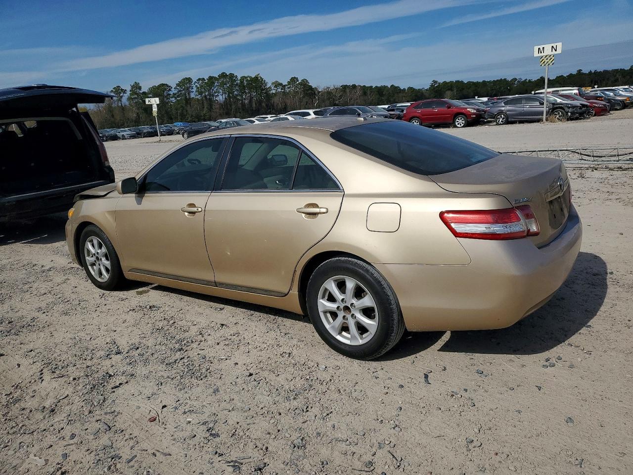 2011 TOYOTA CAMRY