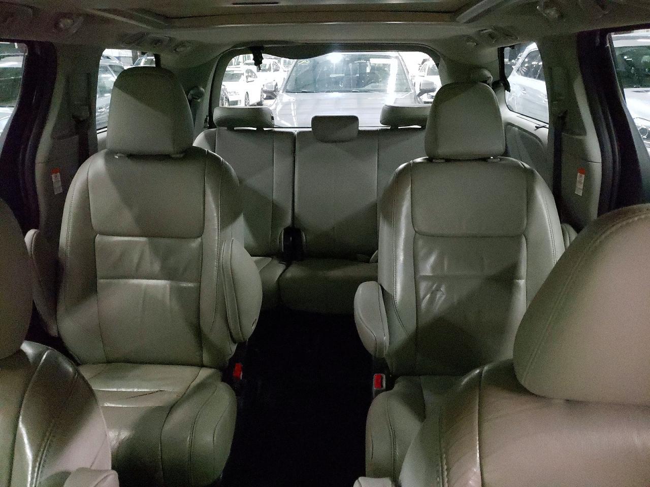 2017 TOYOTA SIENNA