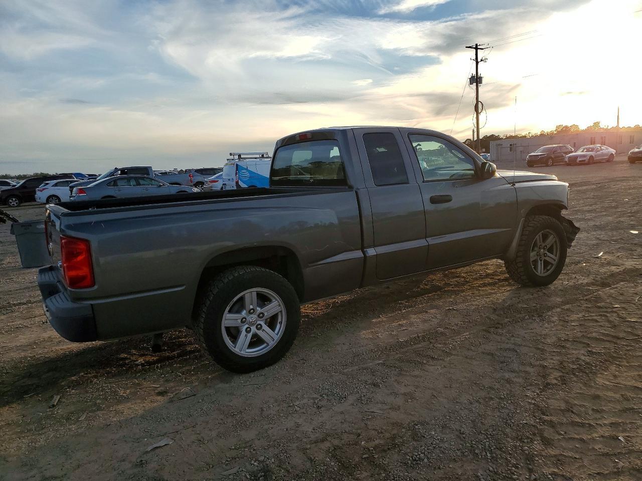 2008 DODGE Dakota