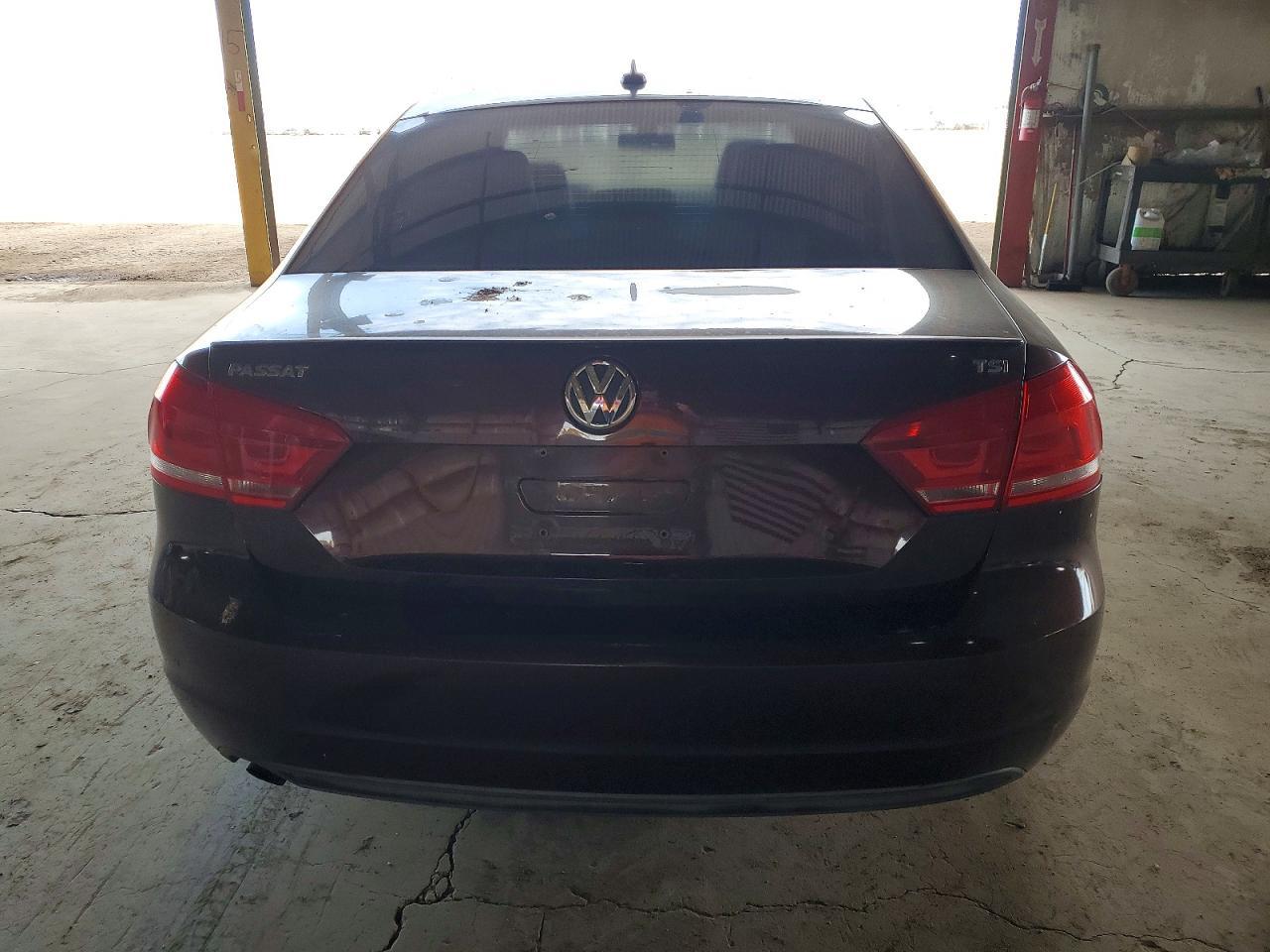 2014 VOLKSWAGEN Passat