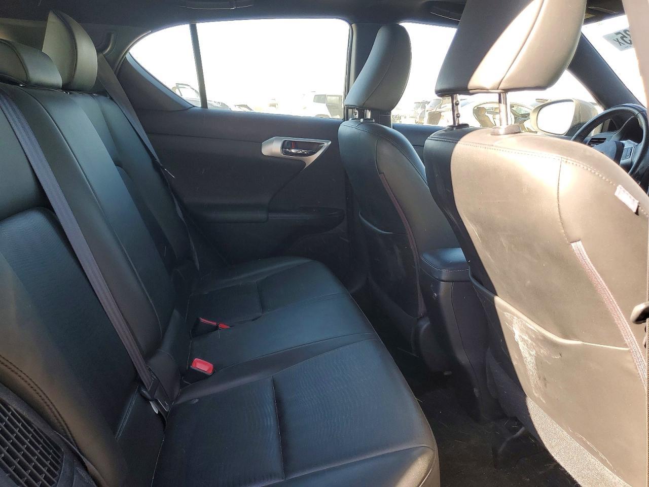 2013 LEXUS CT 200