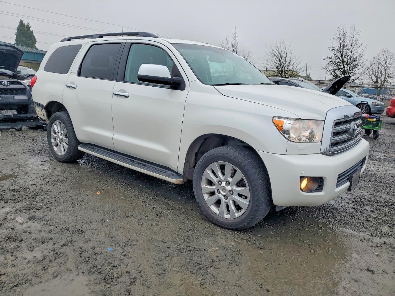 2010 TOYOTA Sequoia