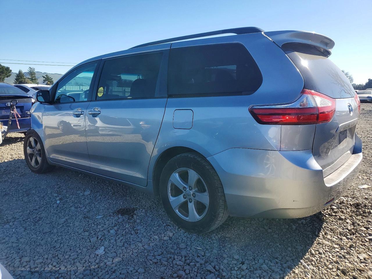 2017 TOYOTA SIENNA