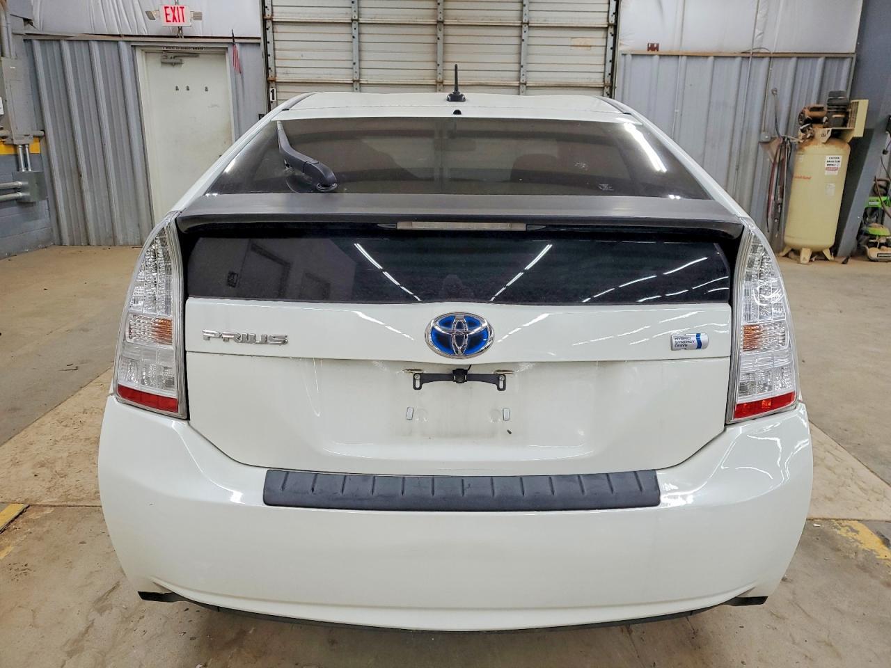 2011 TOYOTA PRIUS