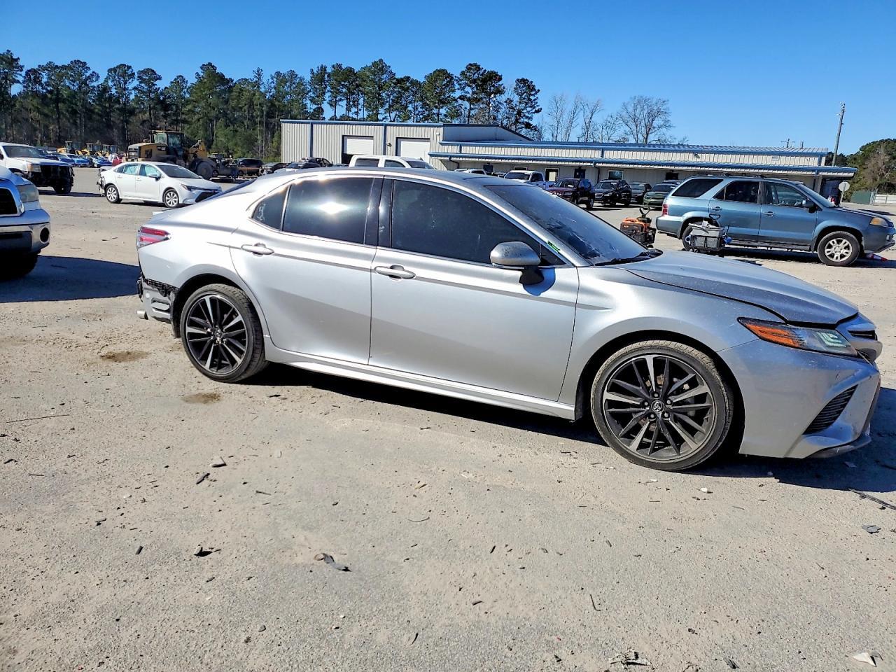 2018 TOYOTA CAMRY