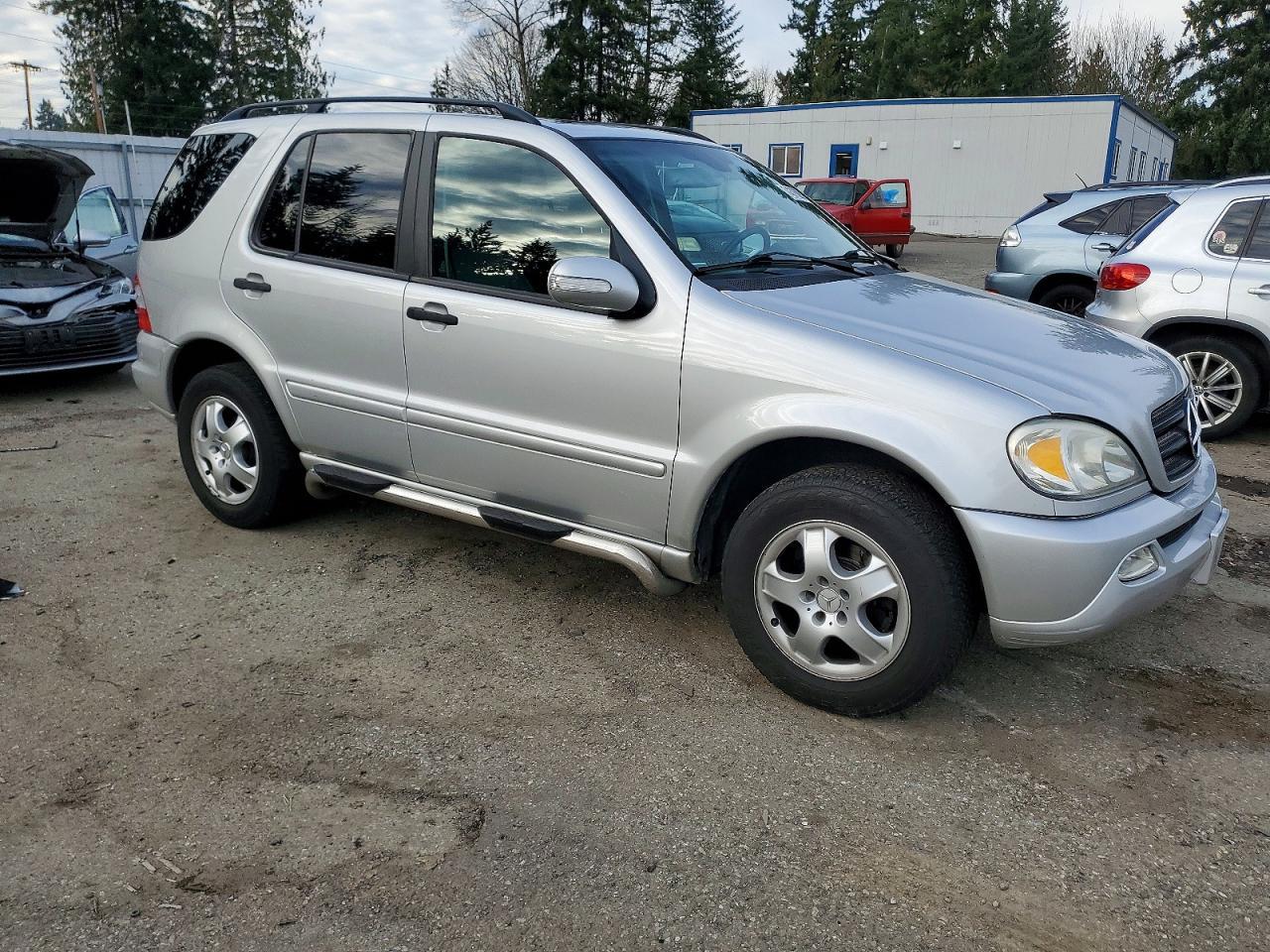 2002 MERCEDES-BENZ ML-Class