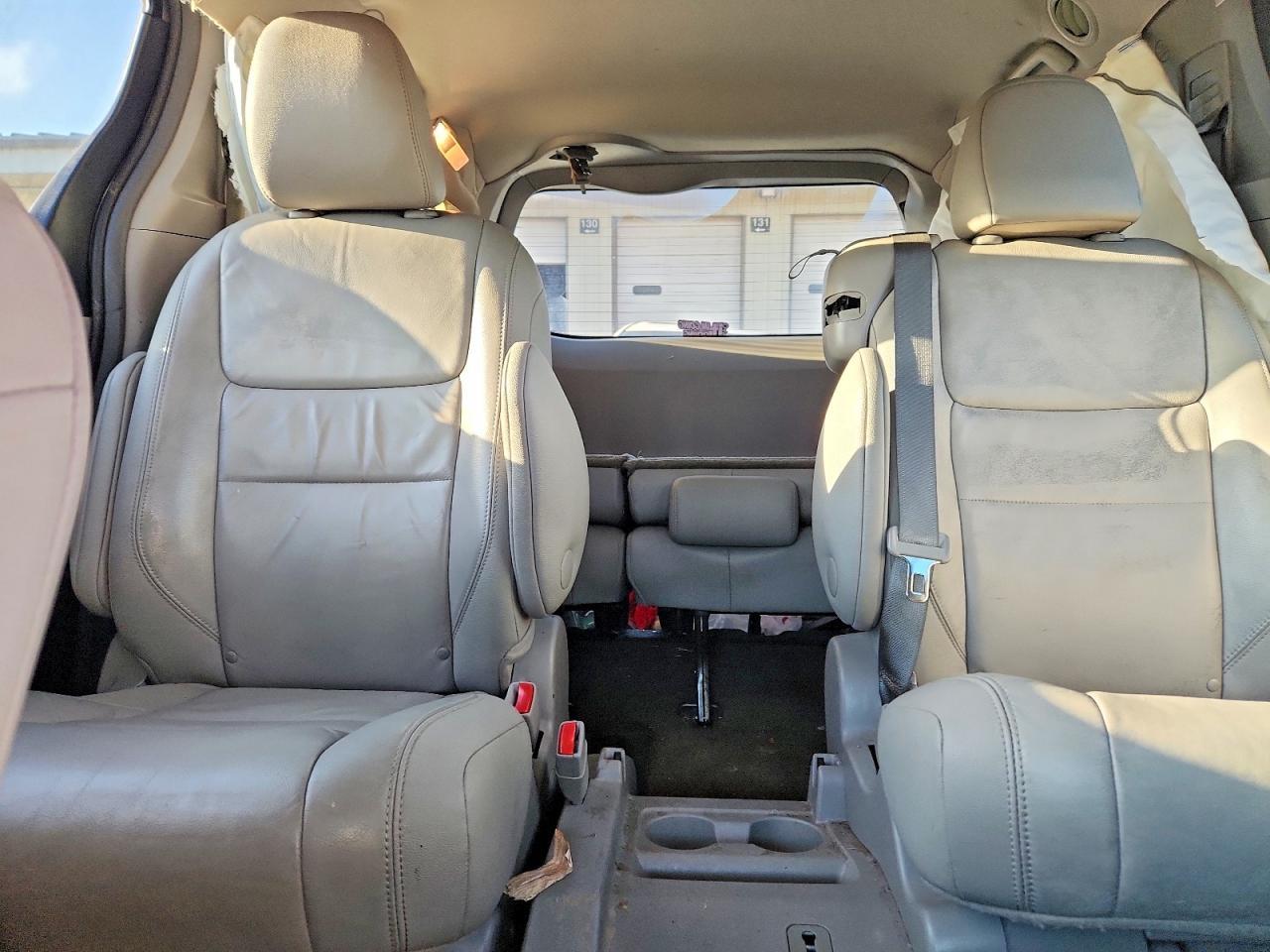 2017 TOYOTA SIENNA