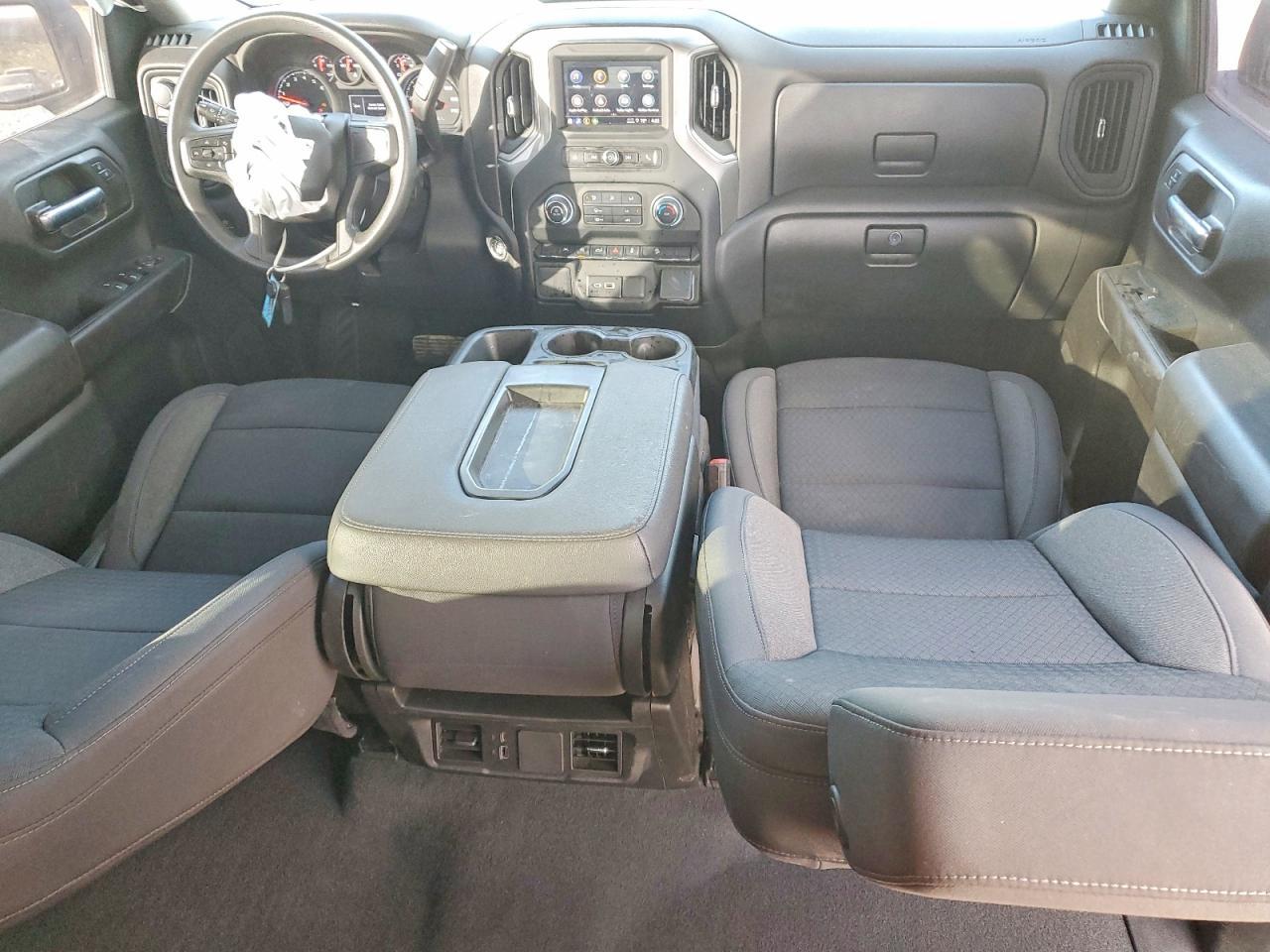 2024 CHEVROLET Silverado
