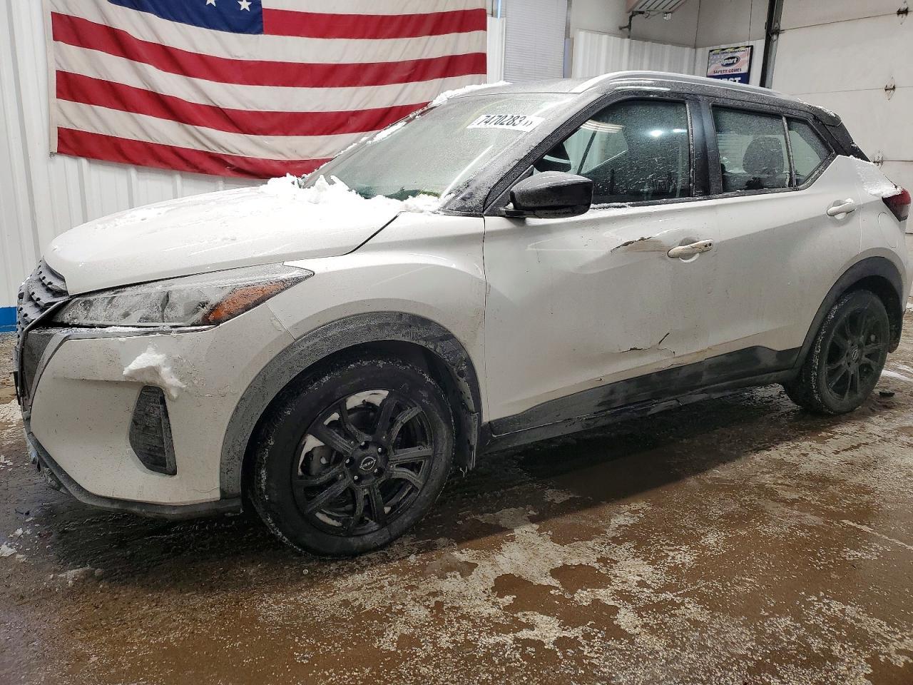2023 NISSAN KICKS