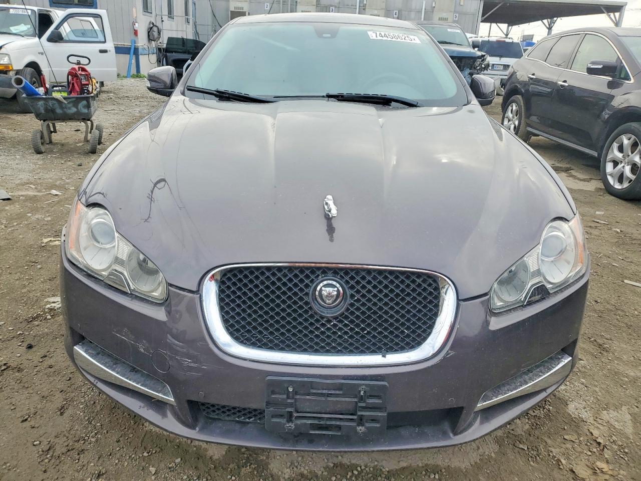 2009 JAGUAR XF
