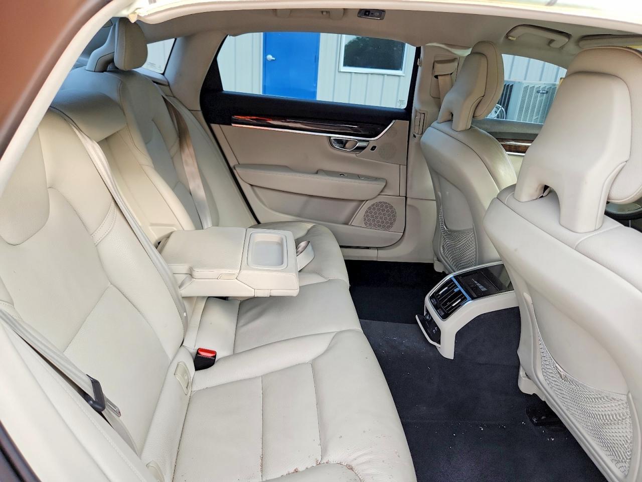 2018 VOLVO S90