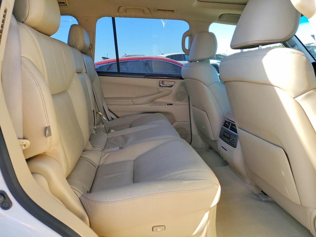 2011 LEXUS LX 570