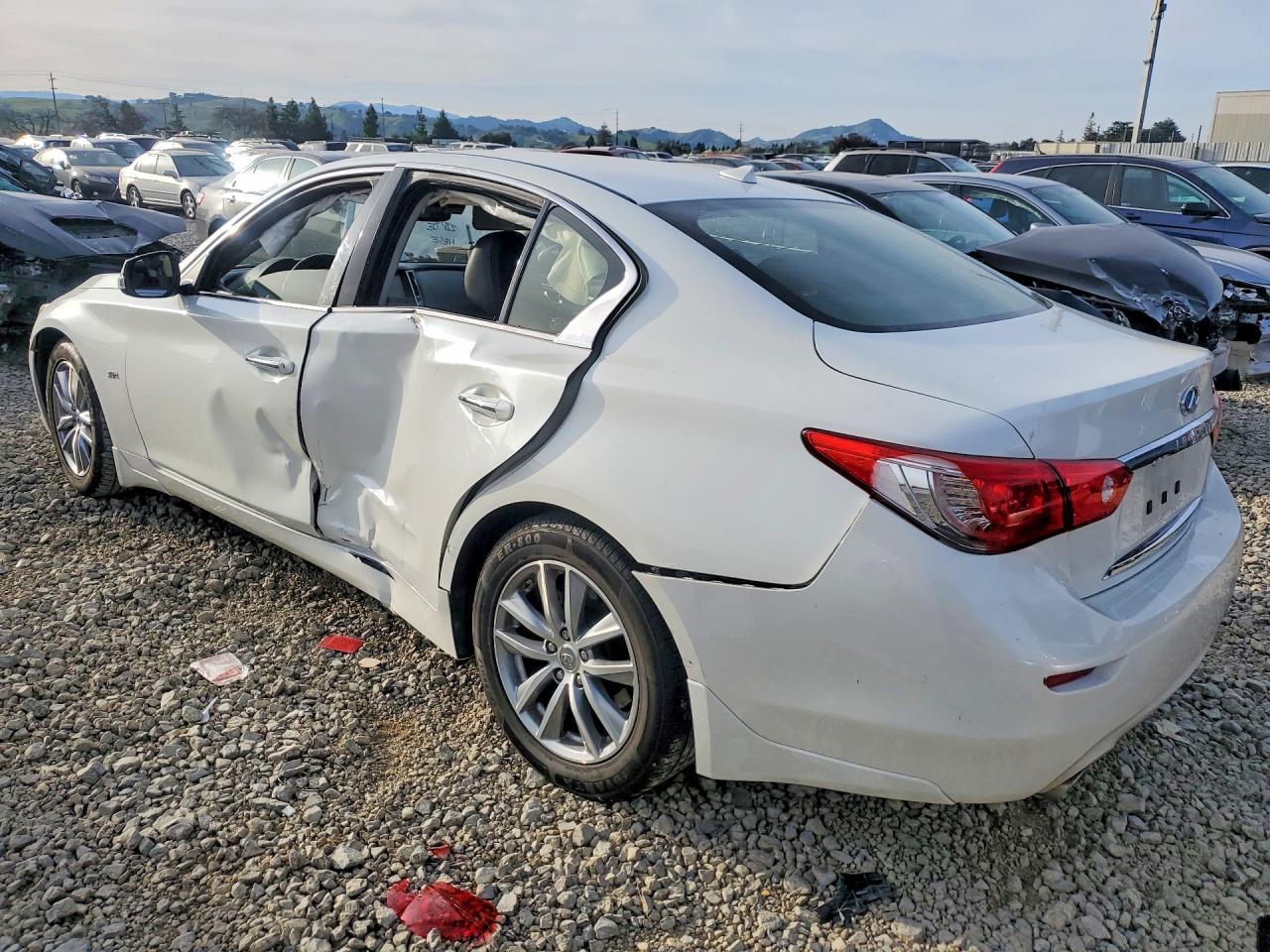 2017 INFINITI Q50
