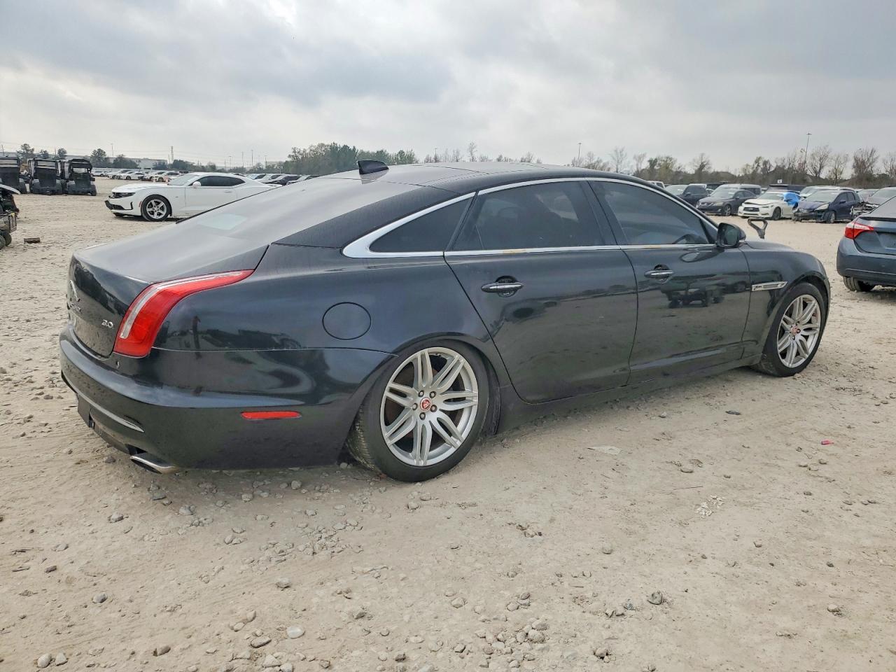 2017 JAGUAR Xj-Series