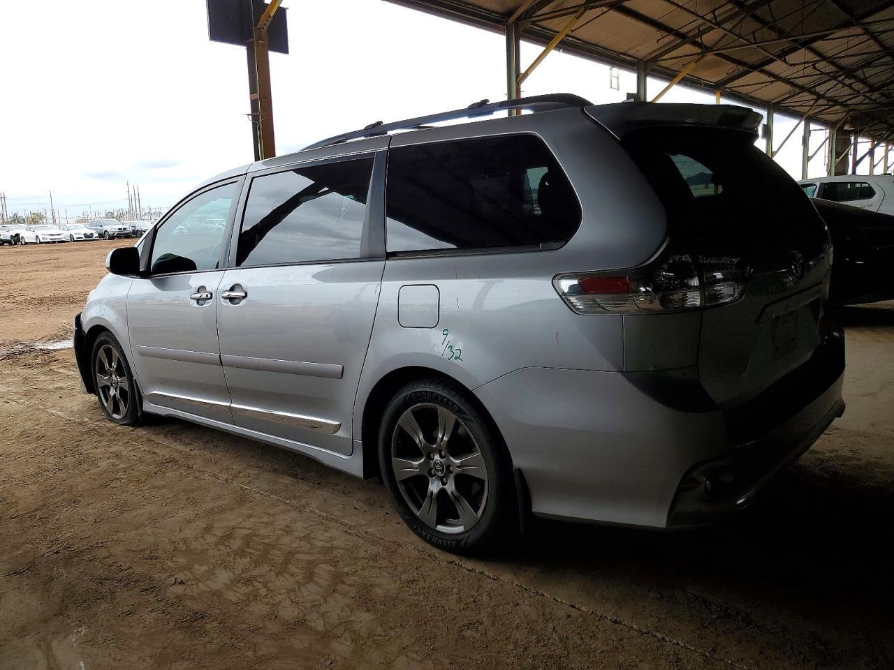 2018 TOYOTA SIENNA