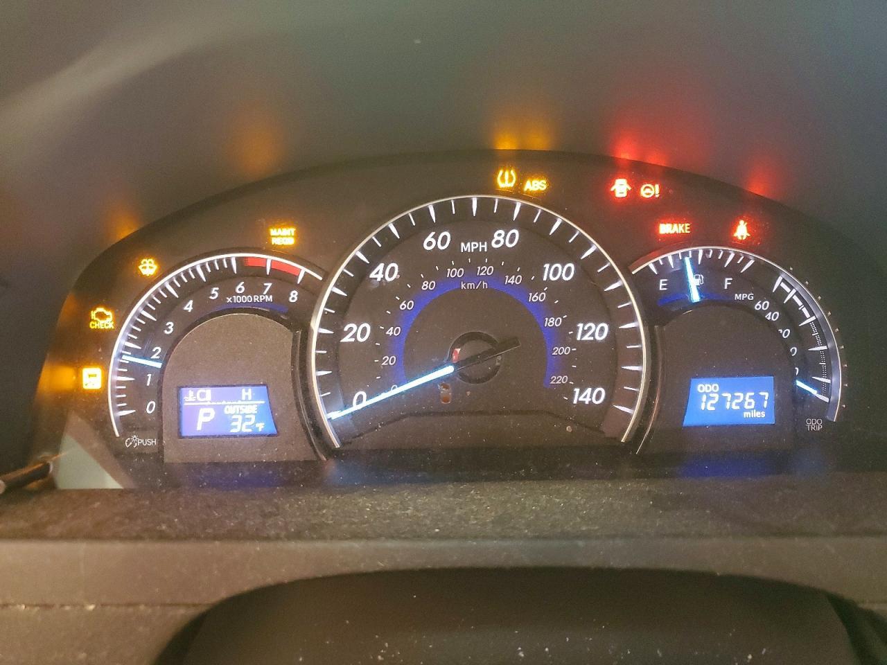 2014 TOYOTA CAMRY