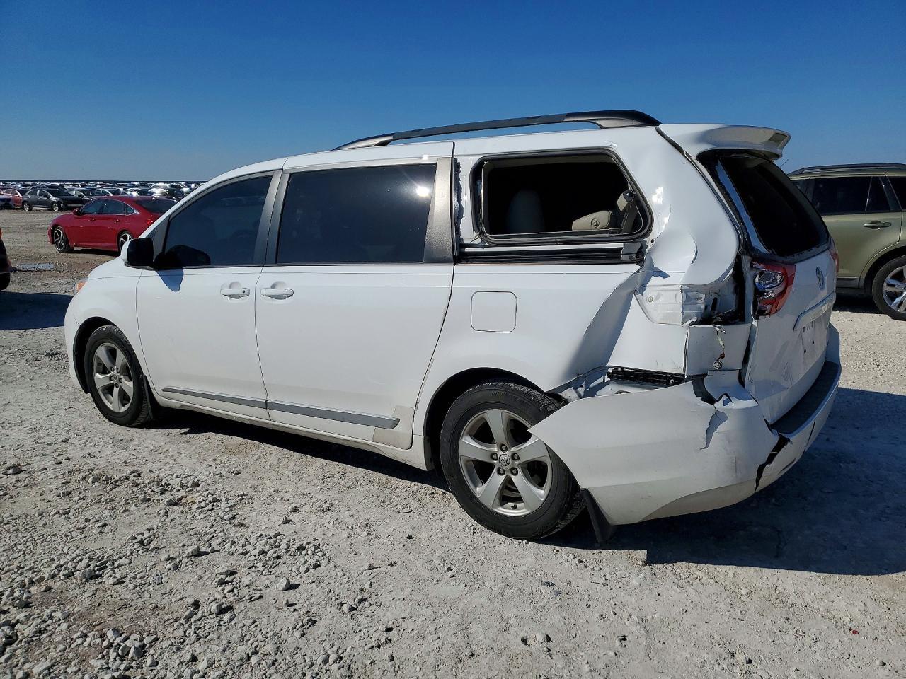 2015 TOYOTA SIENNA