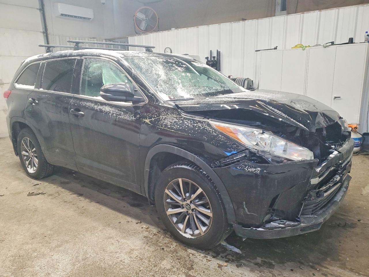 2017 TOYOTA HIGHLANDER