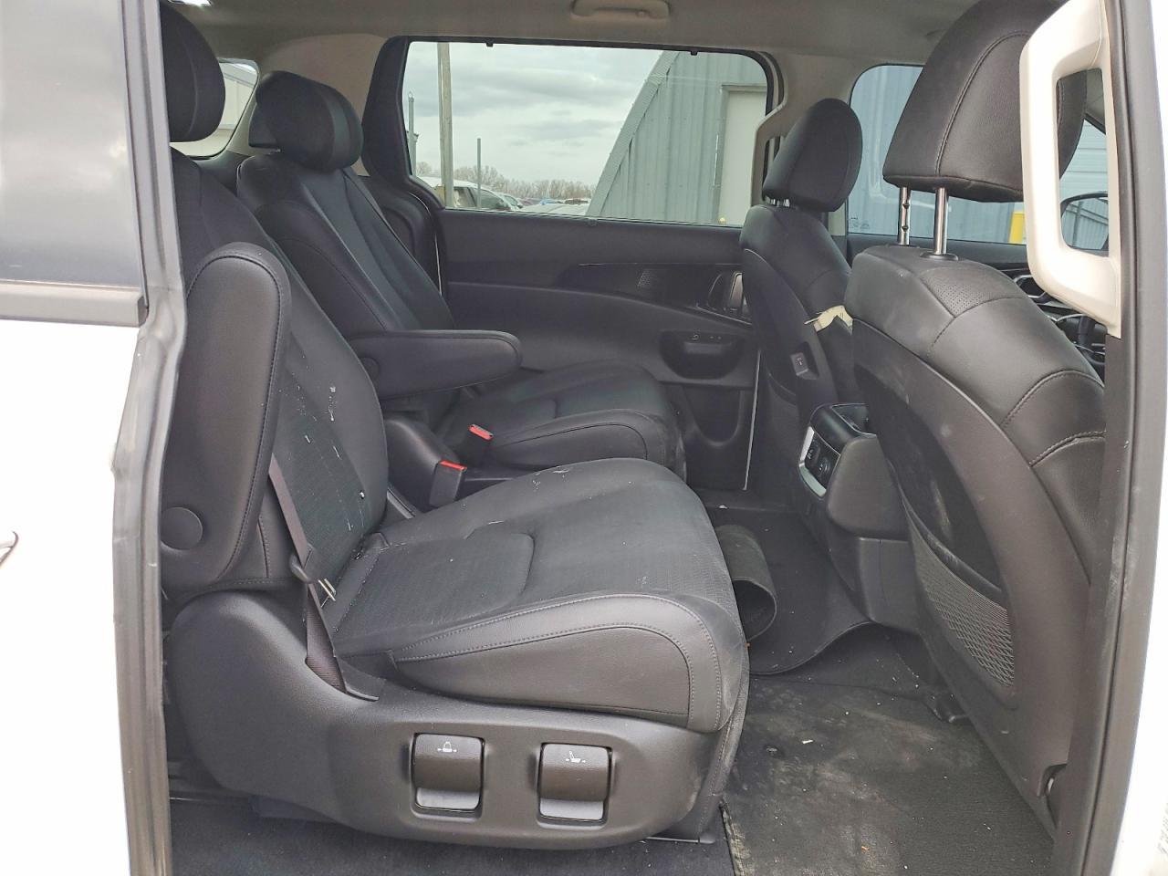 2025 KIA Carnival