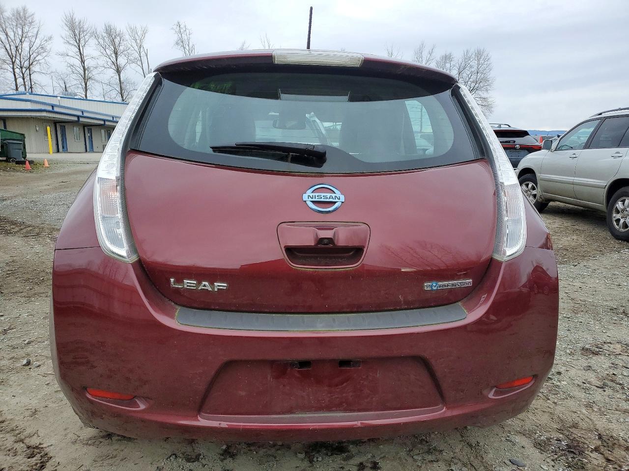 2017 NISSAN LEAF