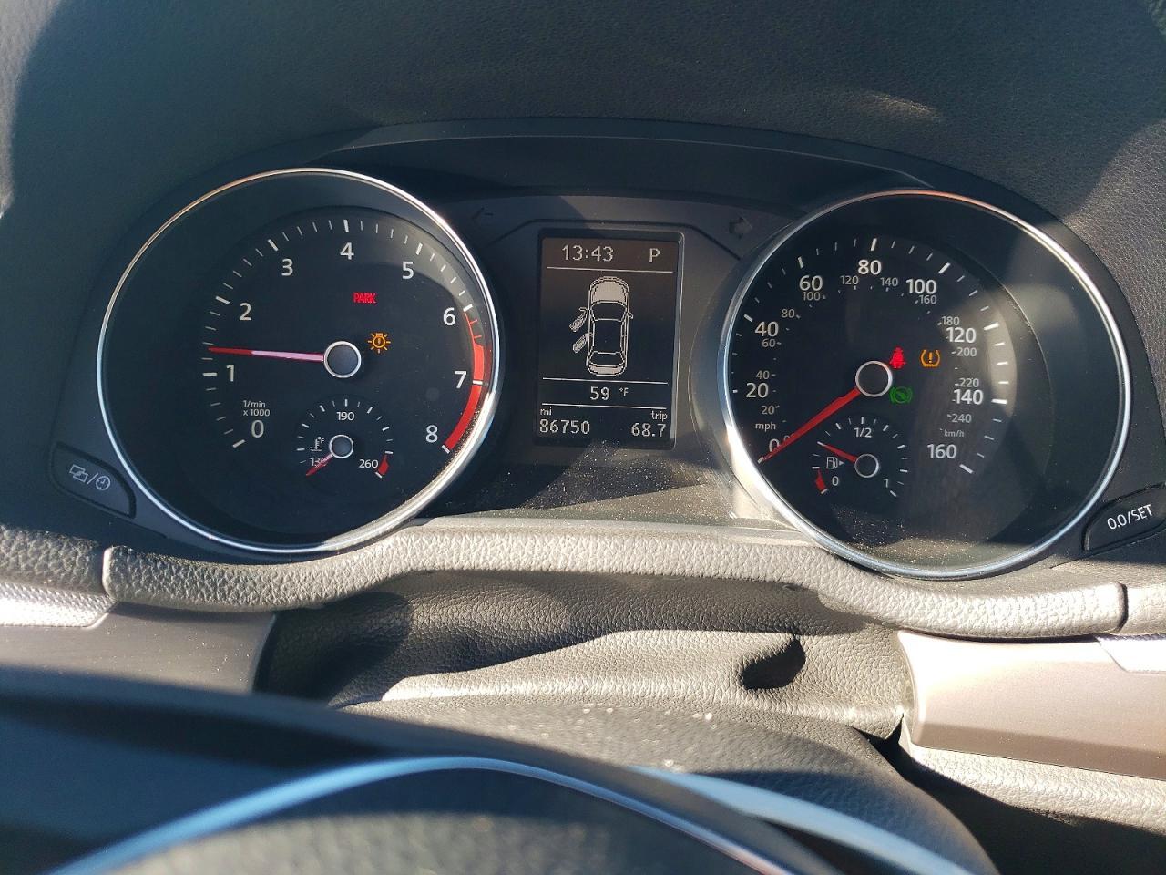 2016 VOLKSWAGEN Passat