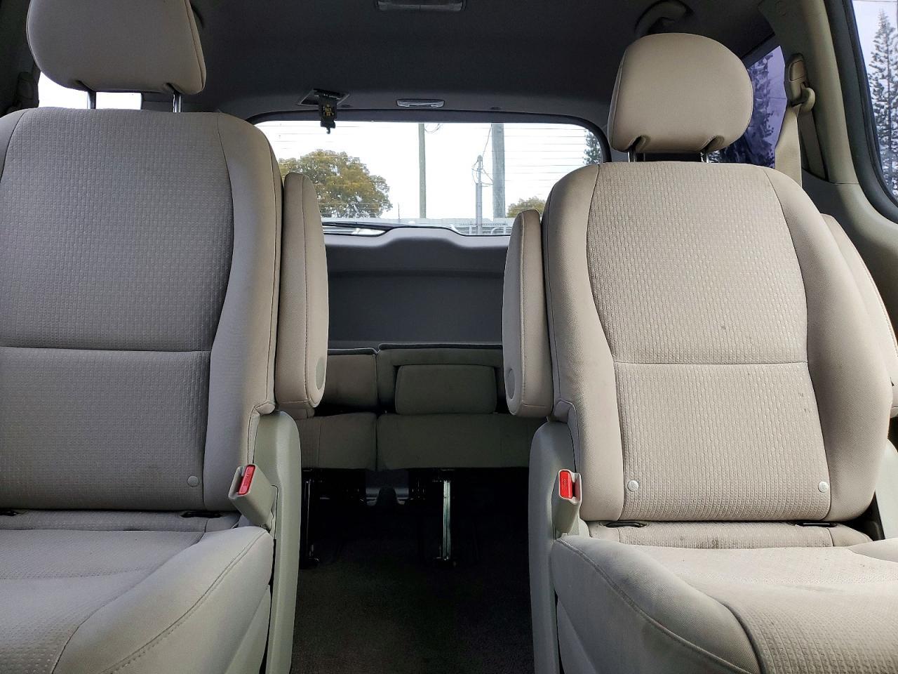 2016 KIA SEDONA