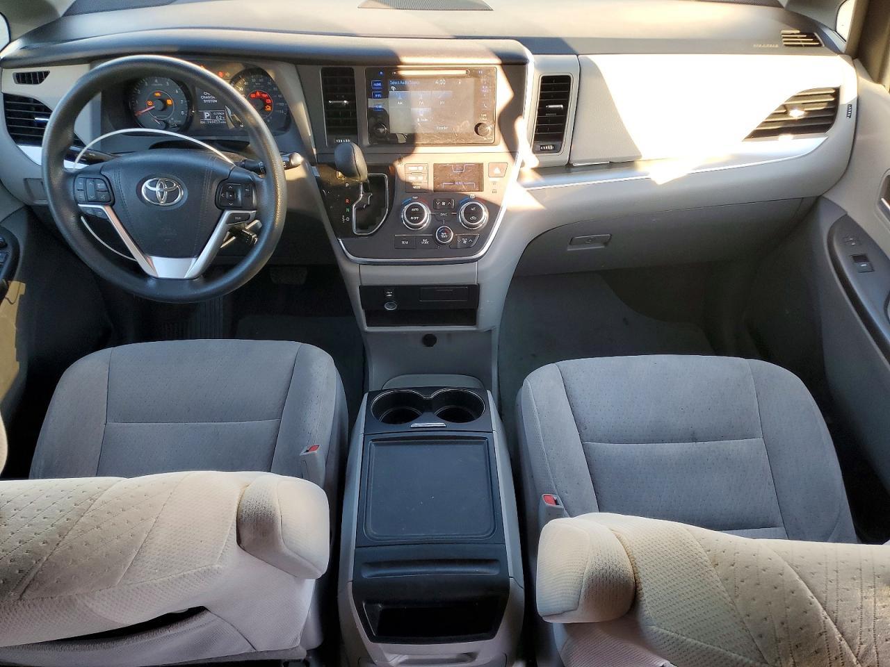 2015 TOYOTA SIENNA