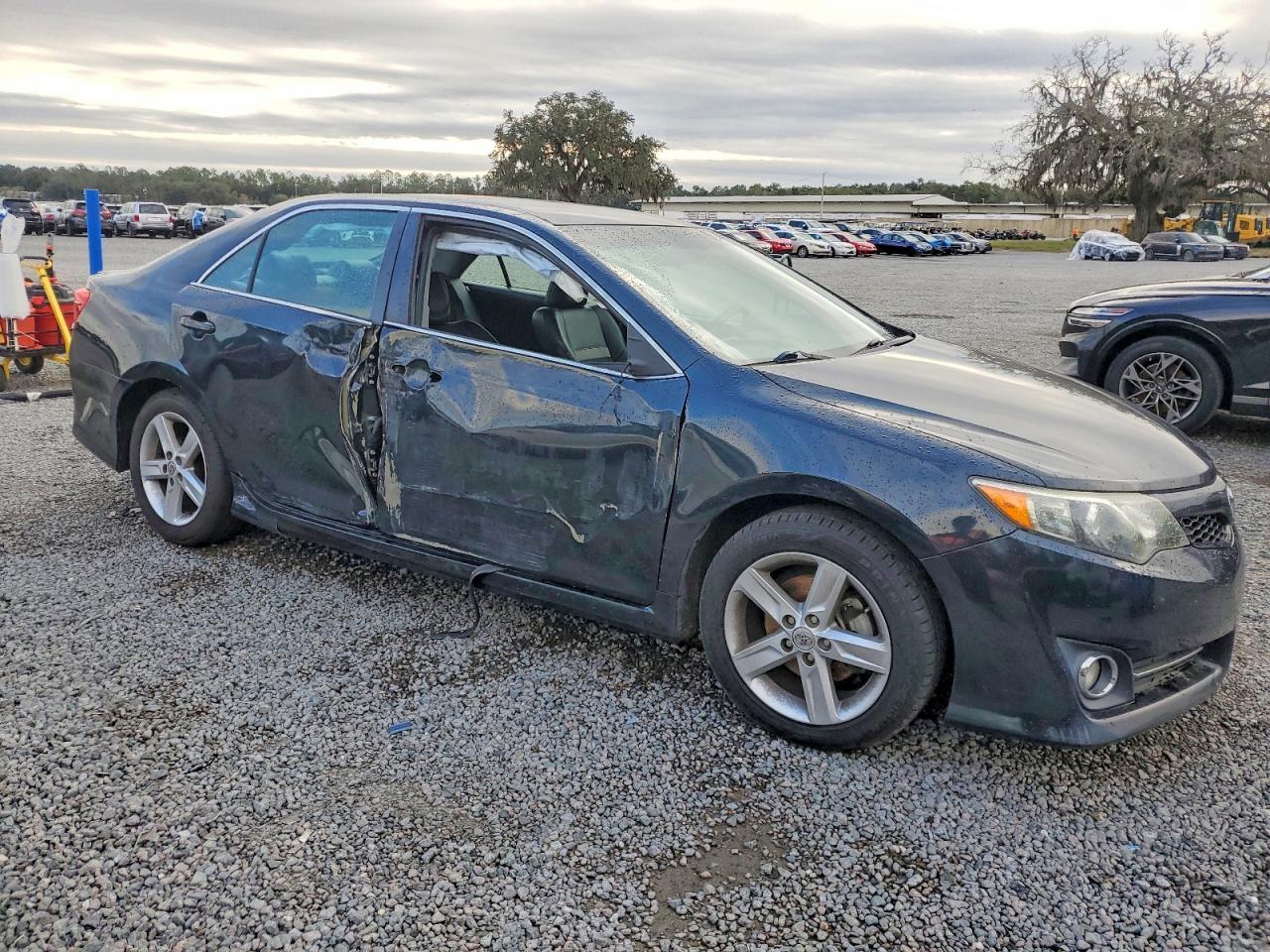 2014 TOYOTA CAMRY