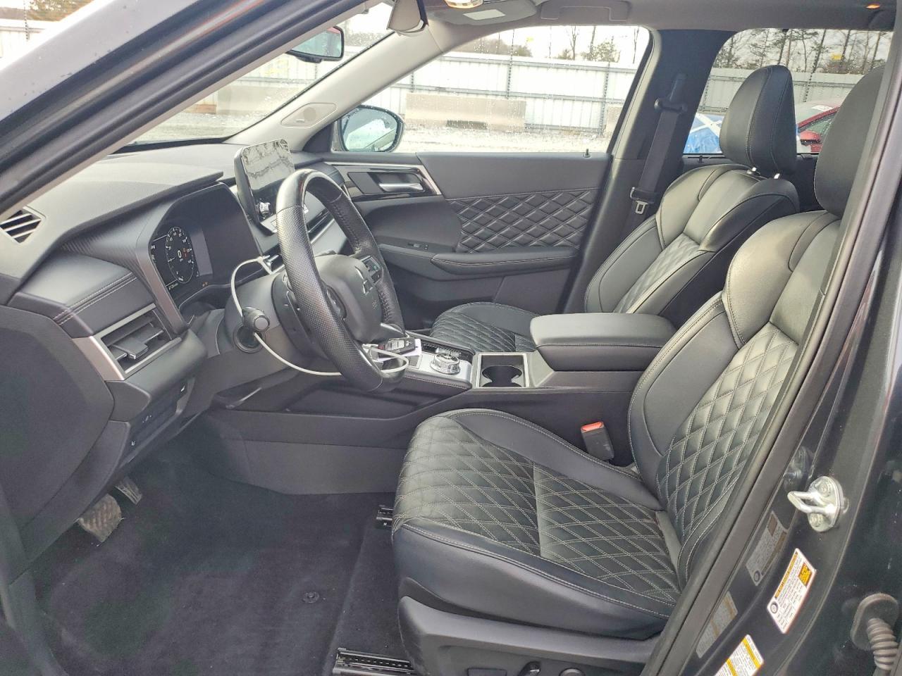 2024 MITSUBISHI outlander