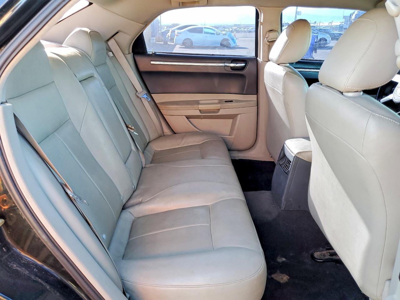 2005 CHRYSLER 300