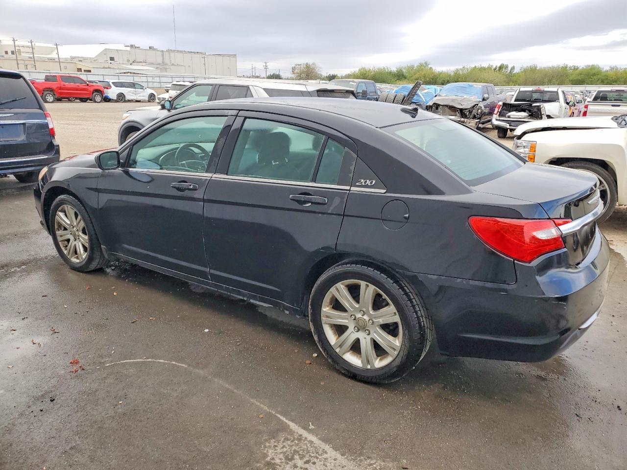 2013 CHRYSLER 200