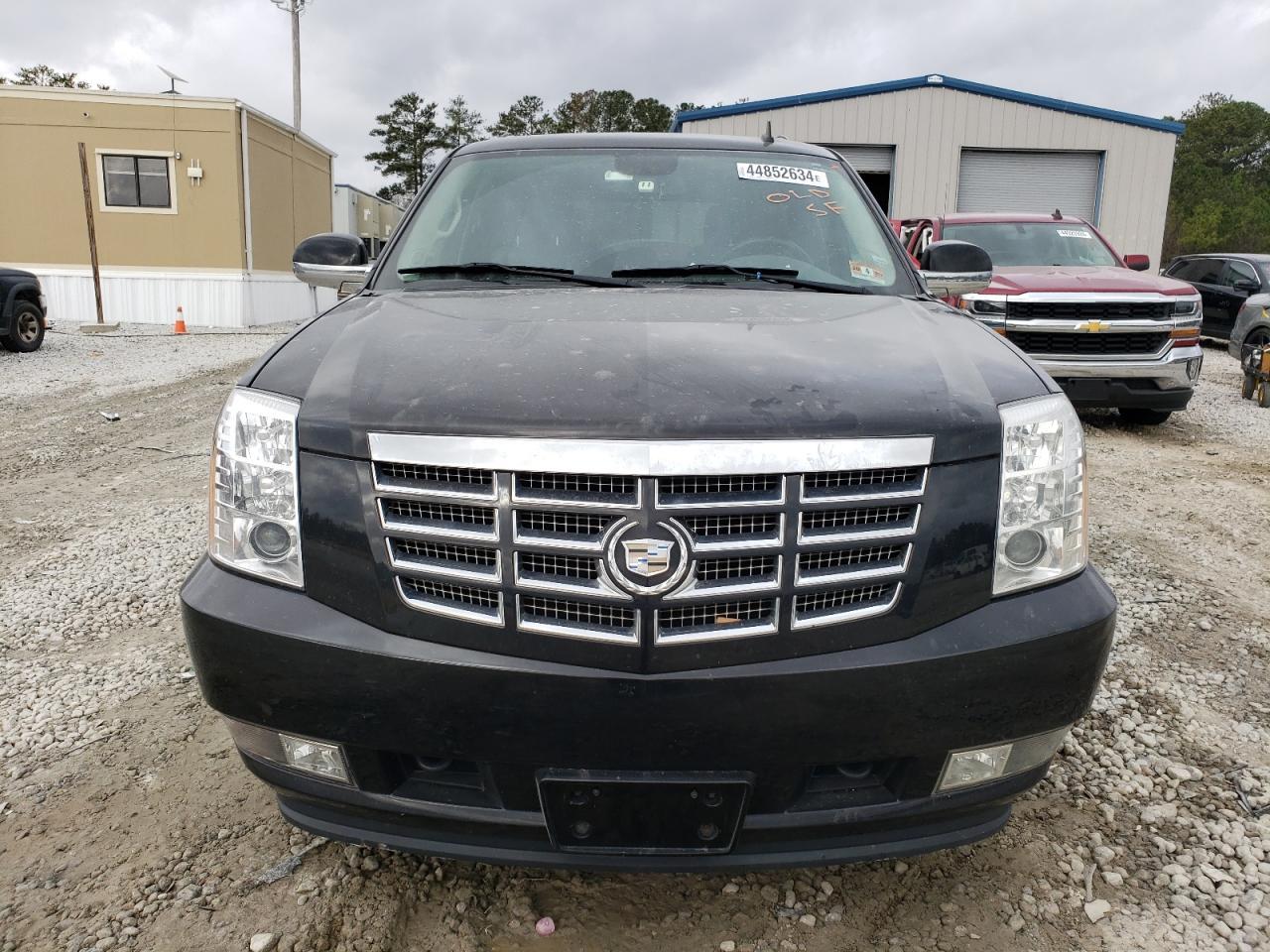 2011 CADILLAC ESCALADE