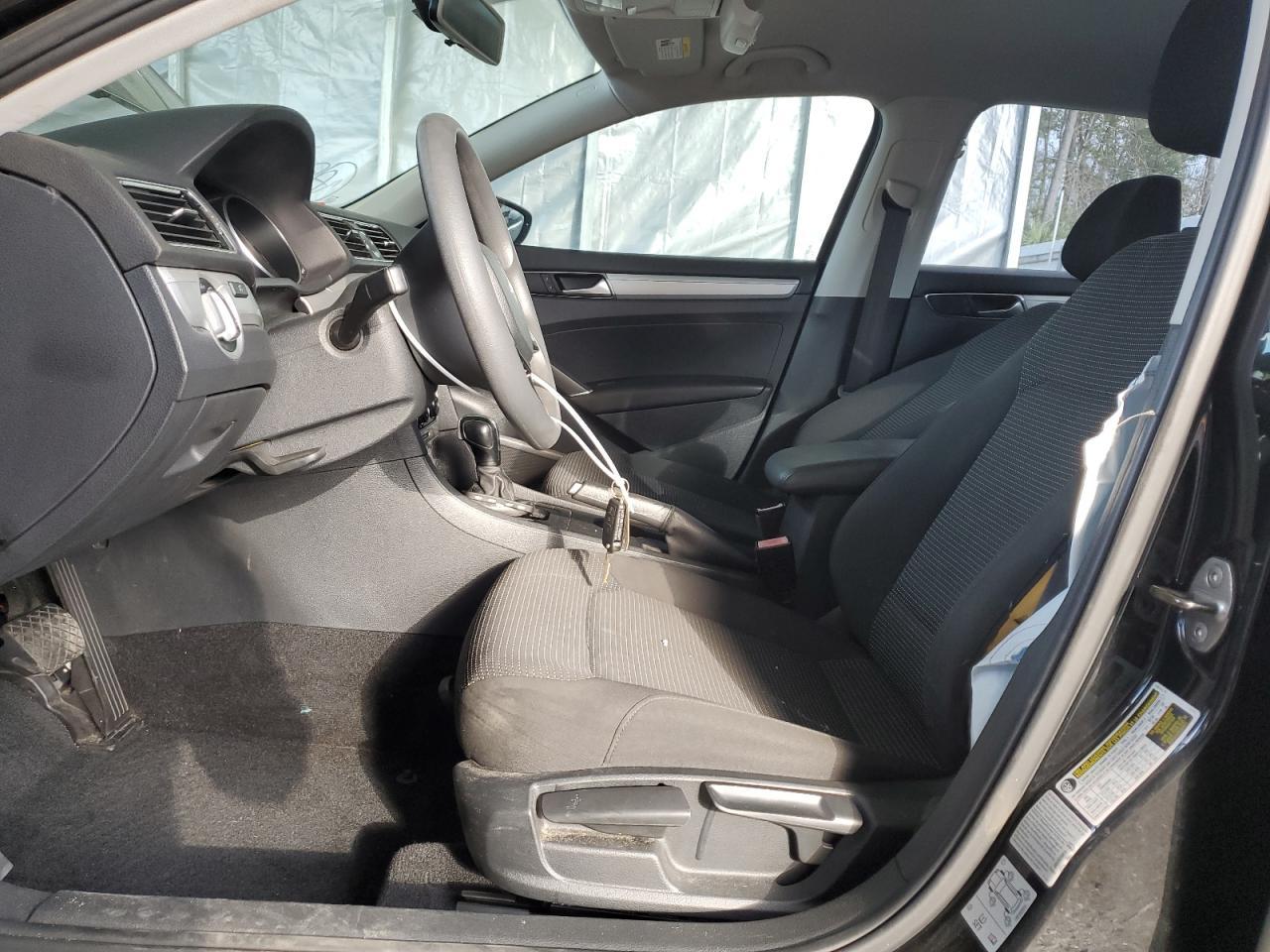 2016 VOLKSWAGEN Passat