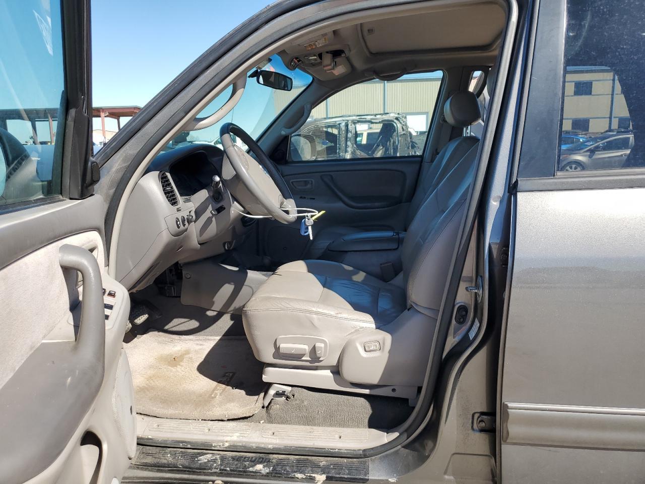 2003 TOYOTA Sequoia