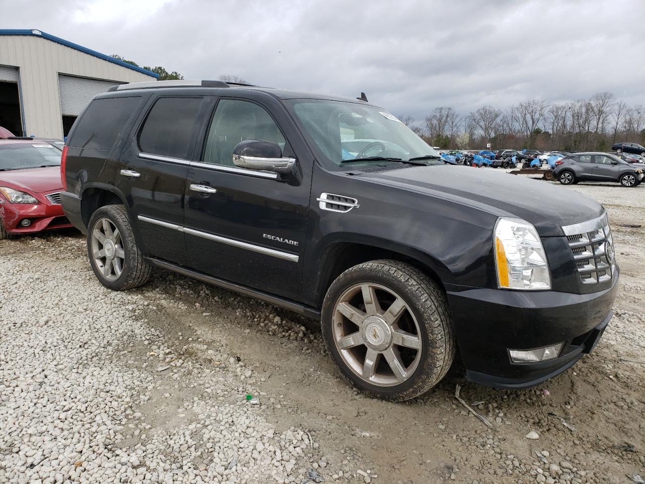 2011 CADILLAC ESCALADE