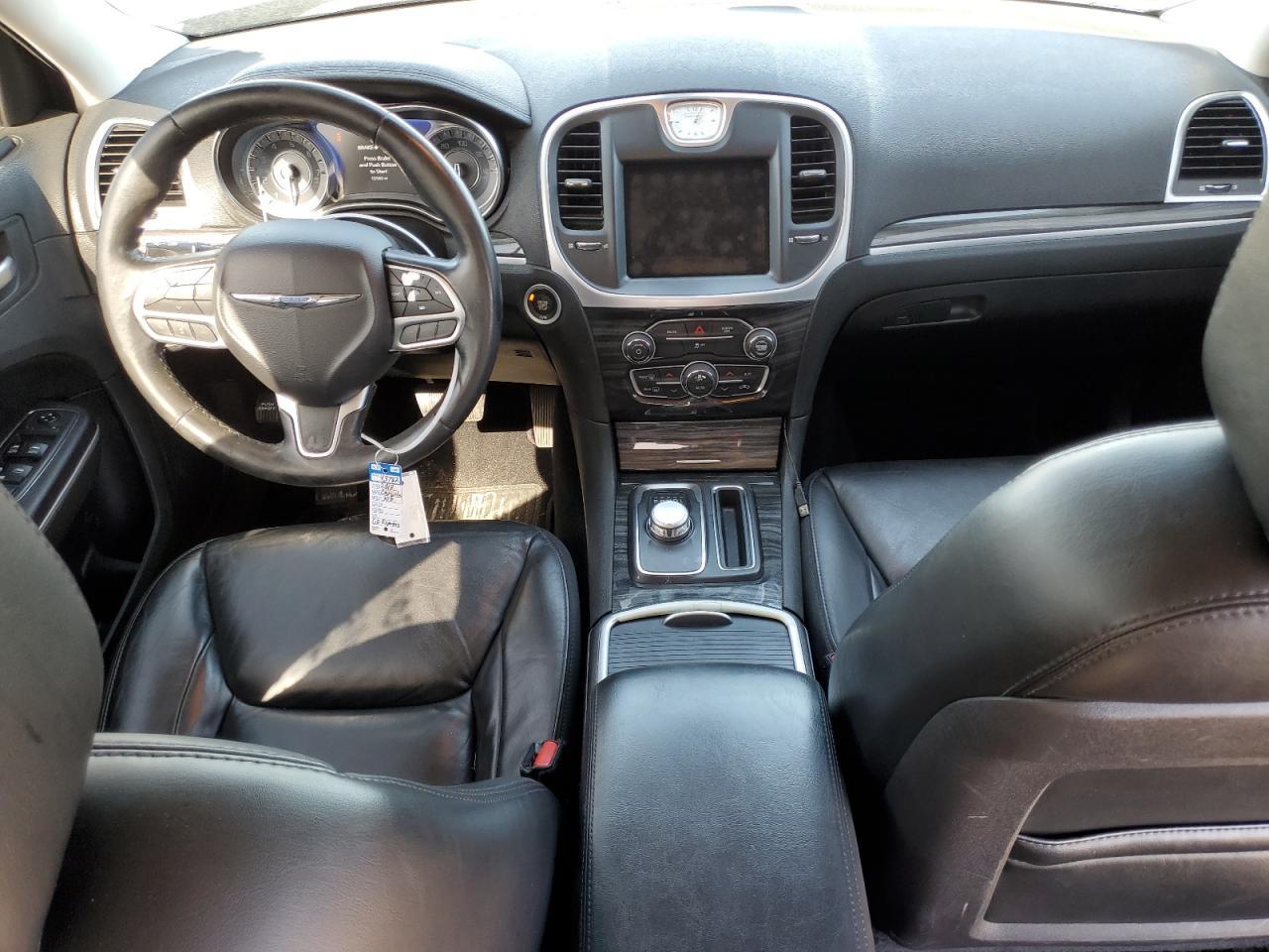 2019 CHRYSLER 300