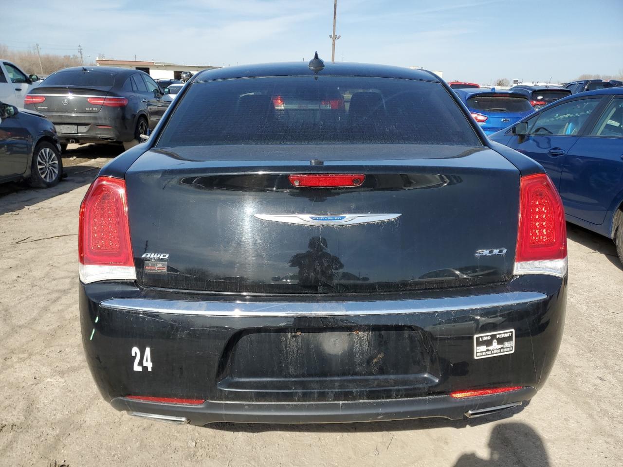 2019 CHRYSLER 300