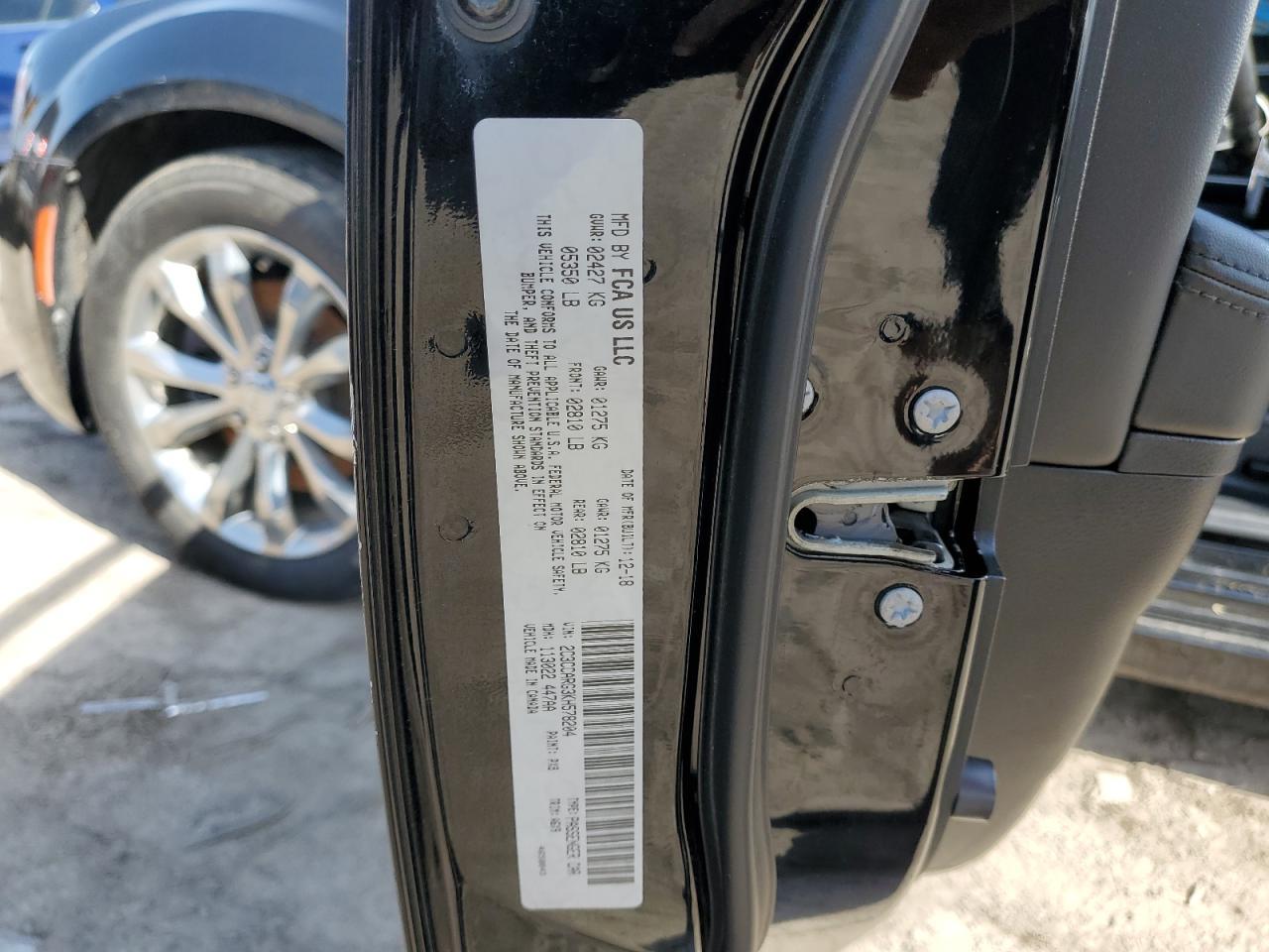2019 CHRYSLER 300
