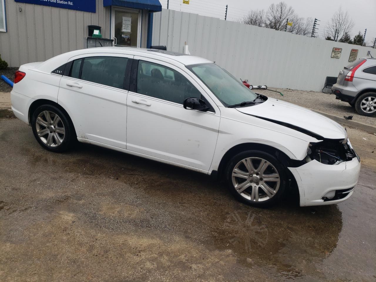 2013 CHRYSLER 200