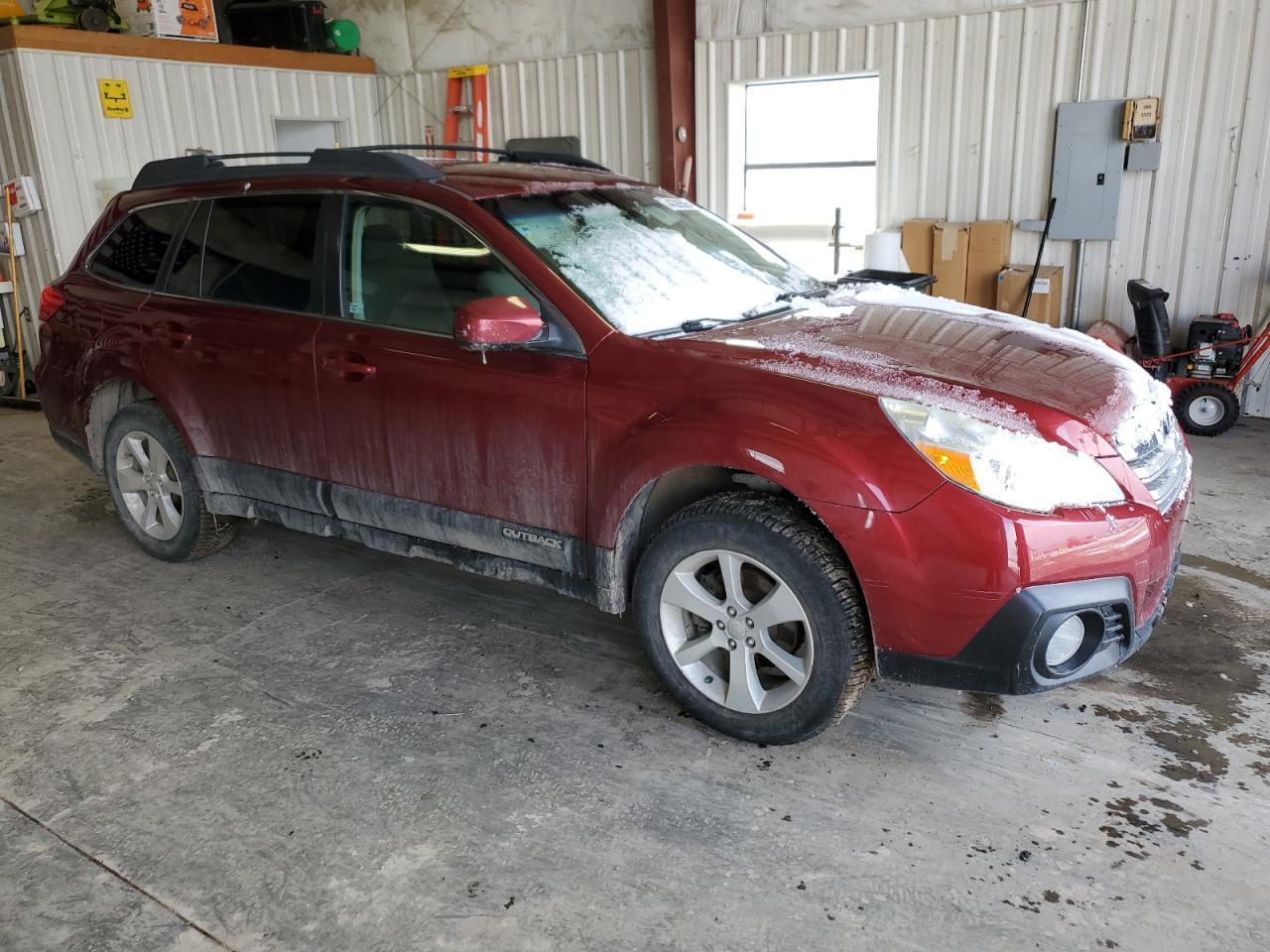 2013 SUBARU Outback