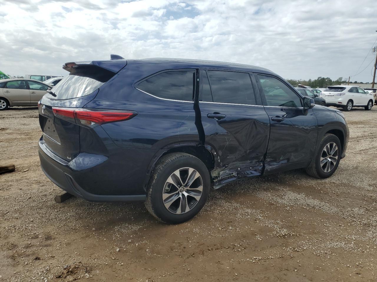 2022 TOYOTA HIGHLANDER