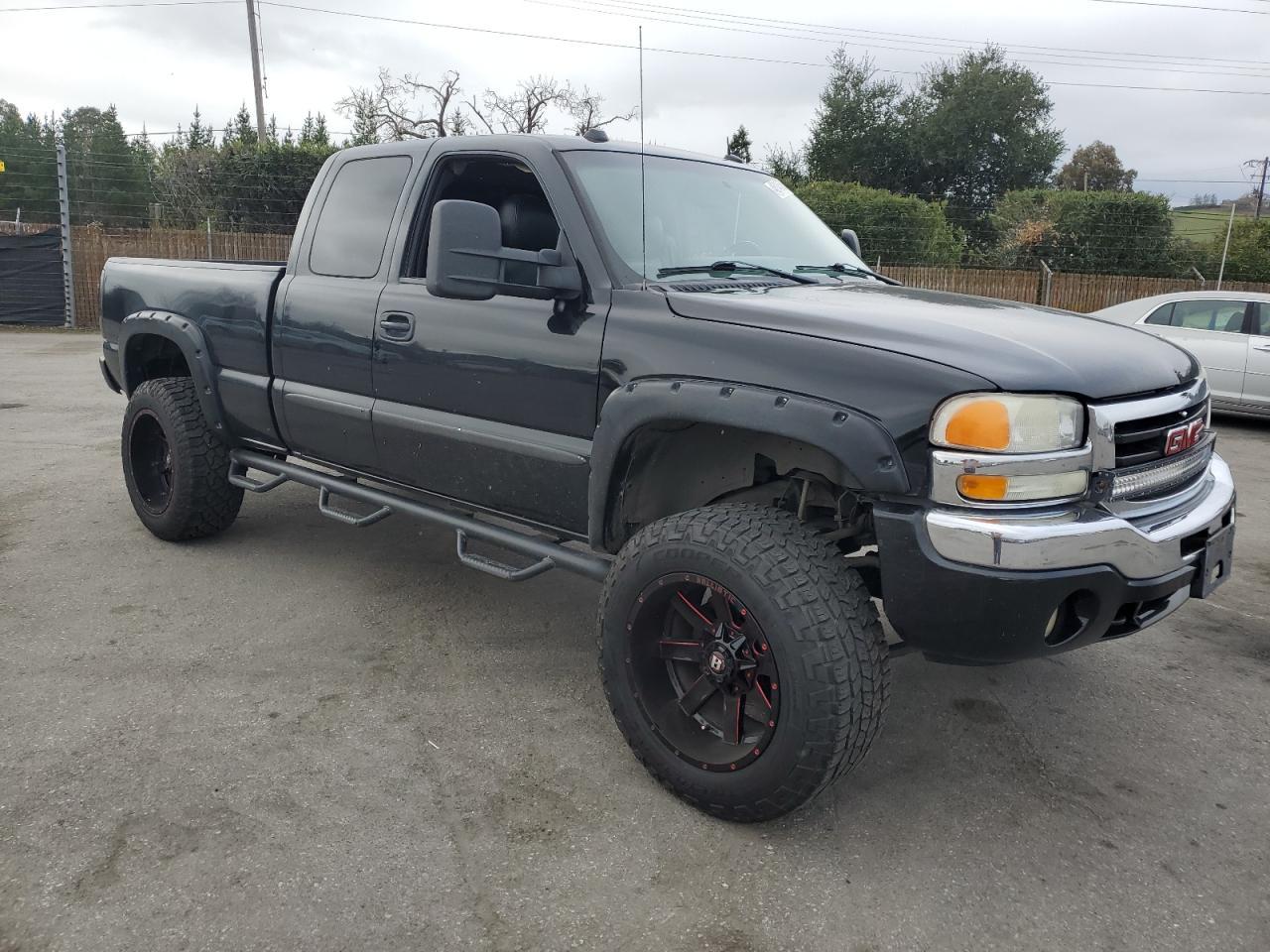 2005 GMC Sierra