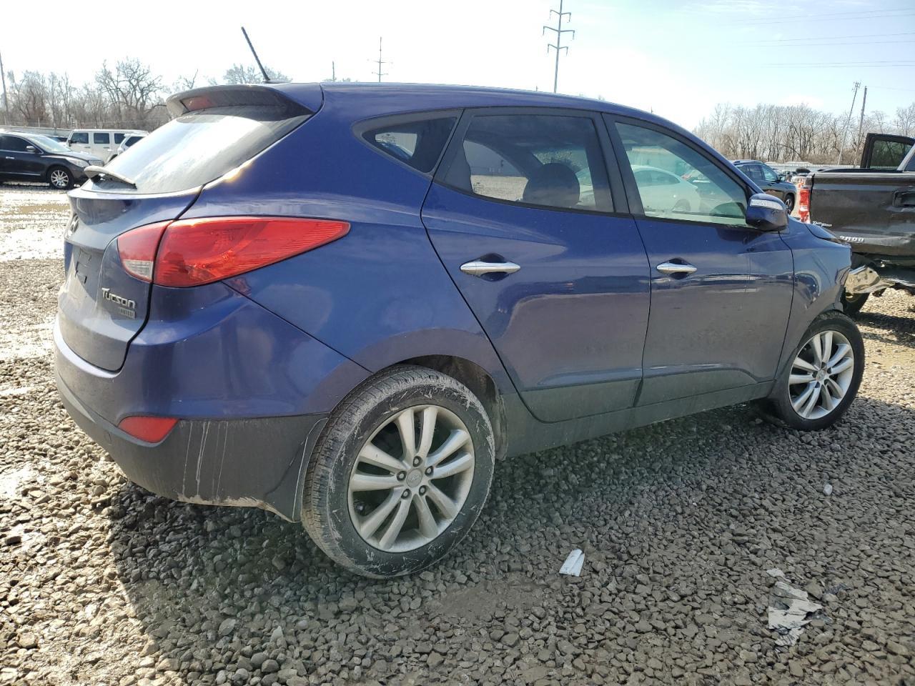 2011 HYUNDAI TUCSON