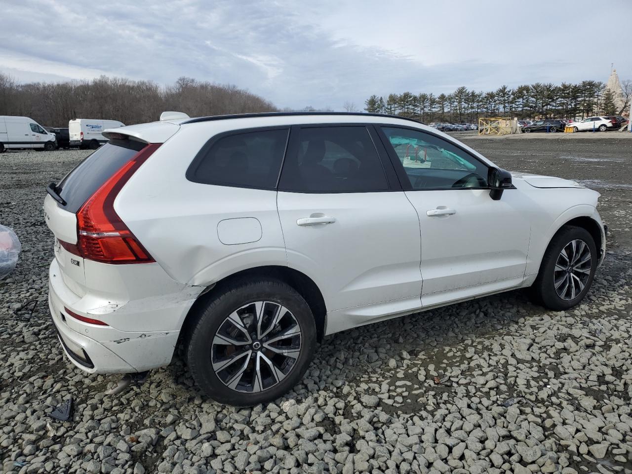 2024 VOLVO XC60